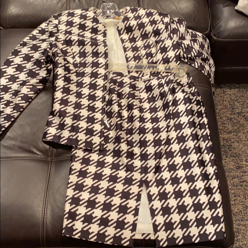 Women’s blazer & skirt